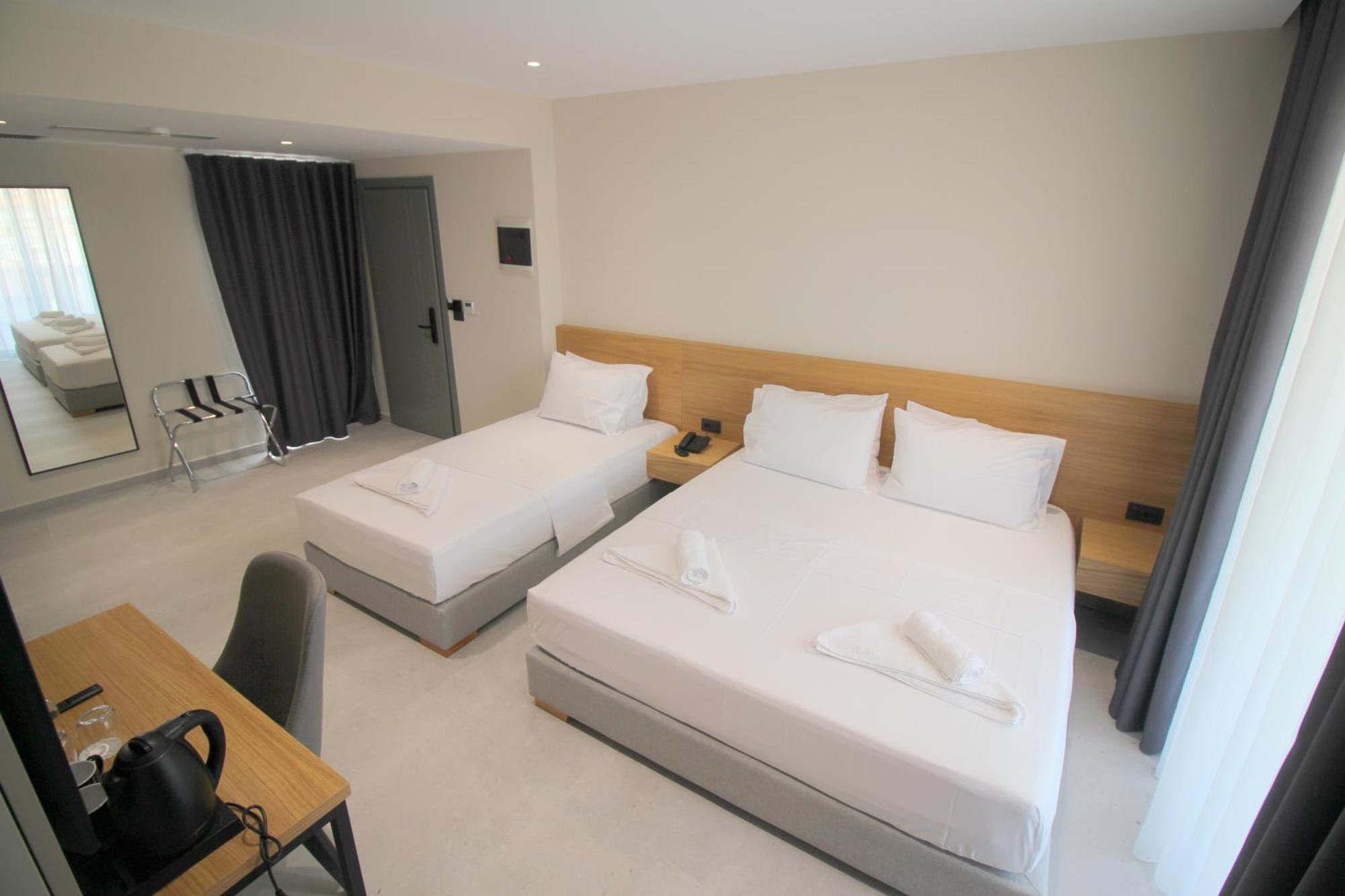 Niklas Boutique Hotel Sarandë エクステリア 写真