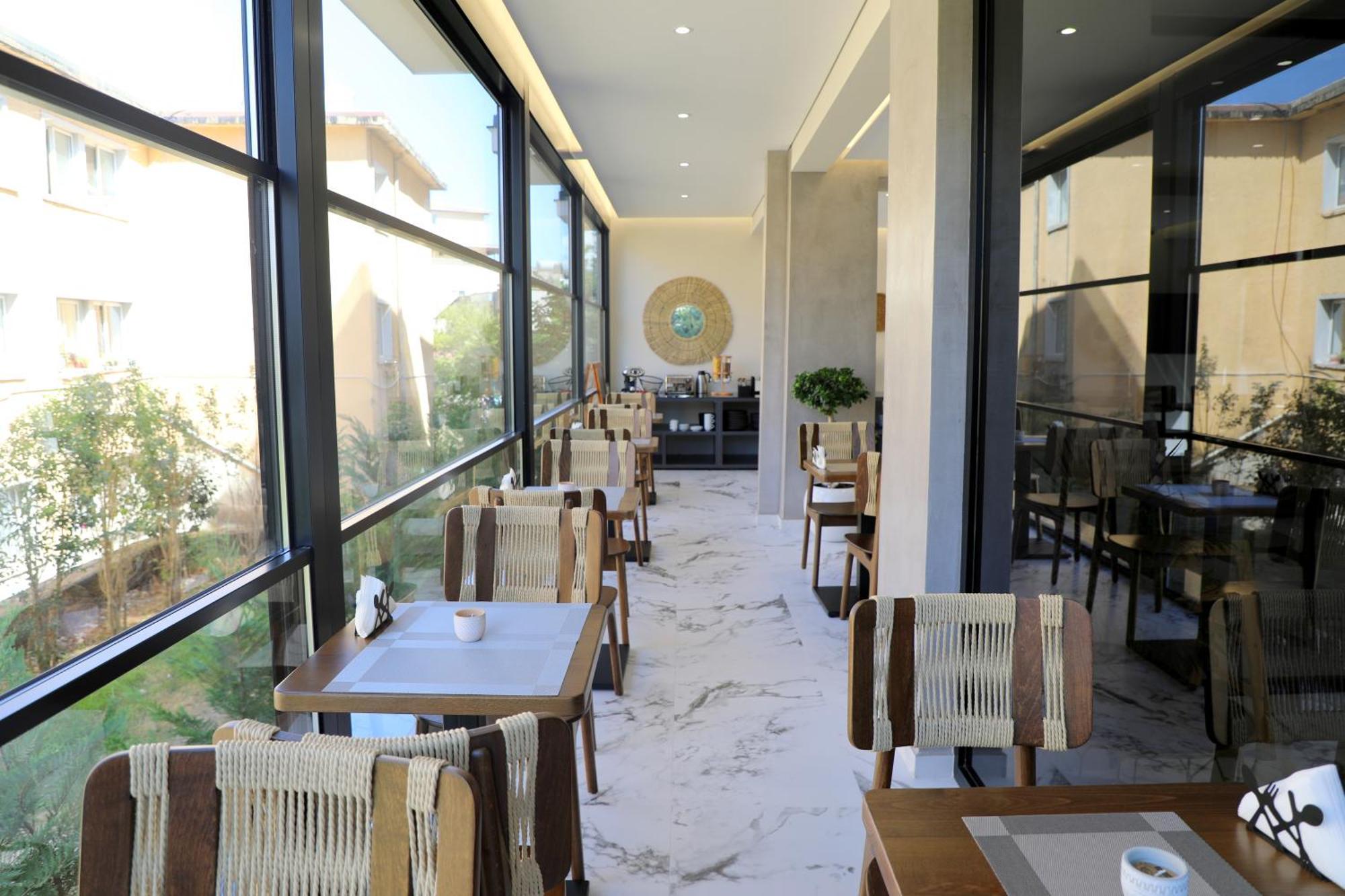 Niklas Boutique Hotel Sarandë エクステリア 写真