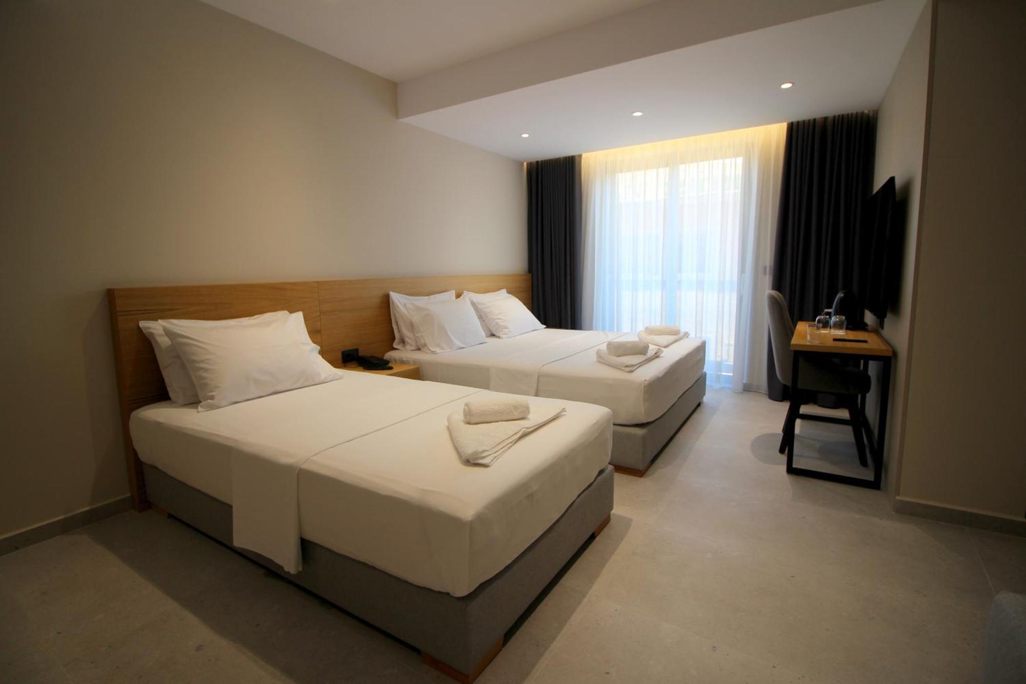 Niklas Boutique Hotel Sarandë エクステリア 写真
