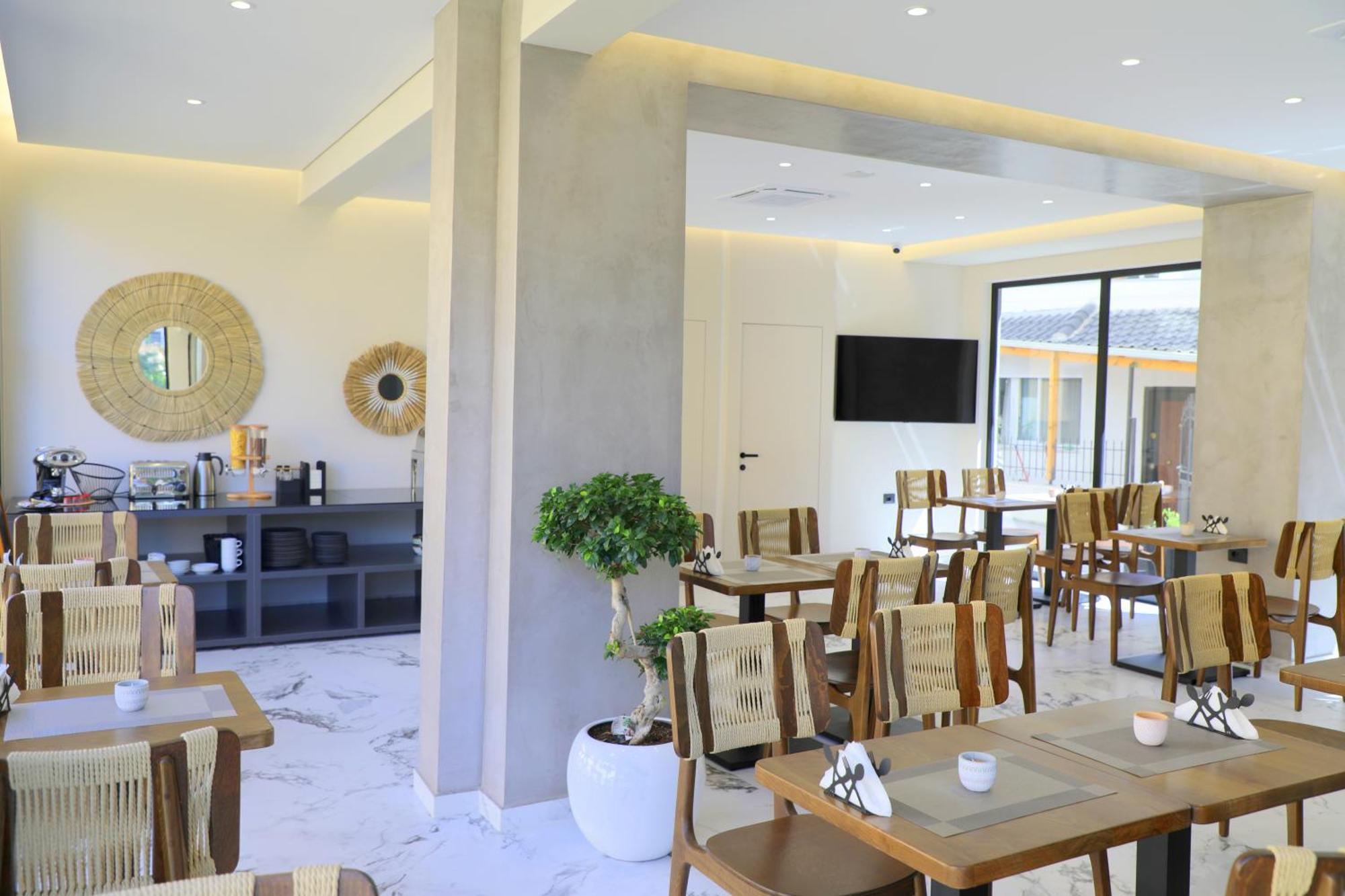Niklas Boutique Hotel Sarandë エクステリア 写真