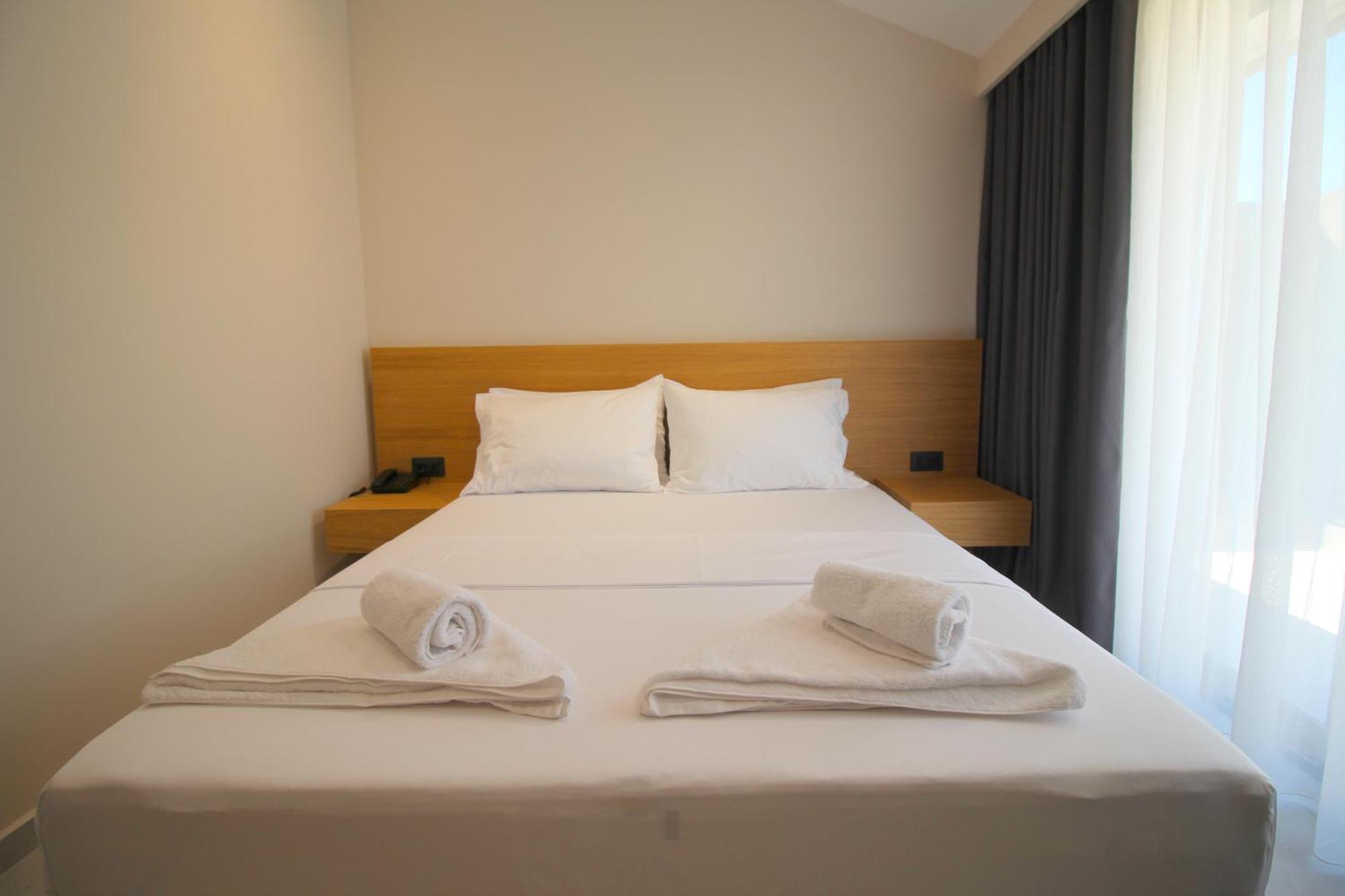 Niklas Boutique Hotel Sarandë エクステリア 写真