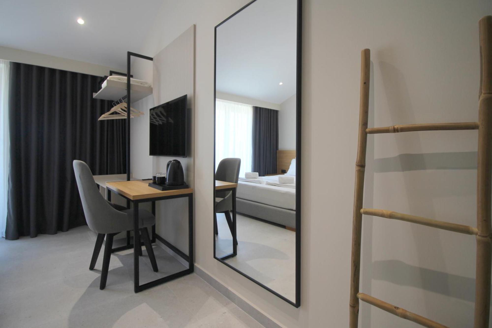 Niklas Boutique Hotel Sarandë エクステリア 写真