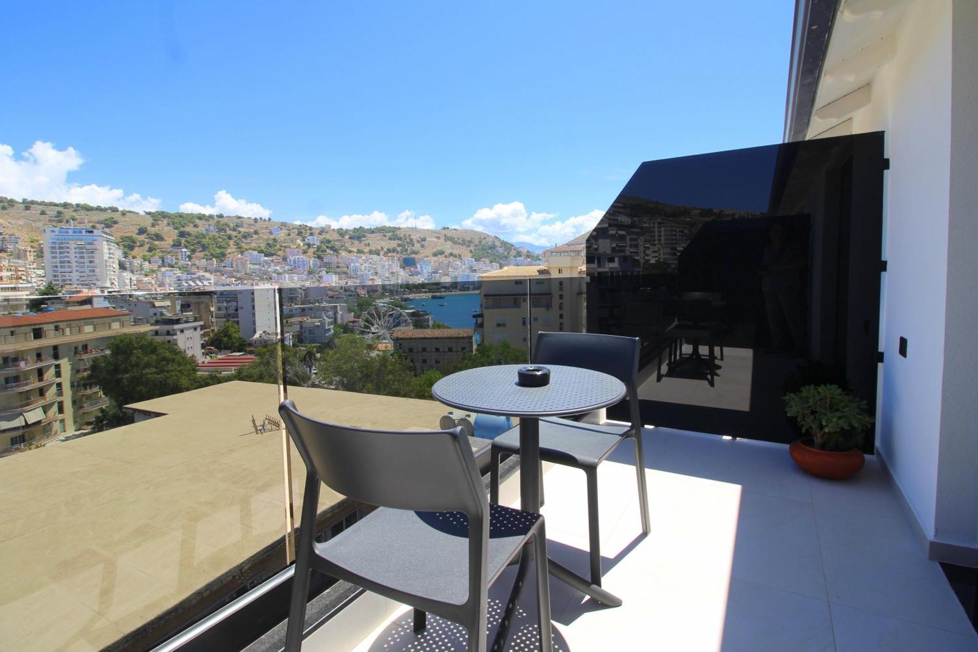 Niklas Boutique Hotel Sarandë エクステリア 写真