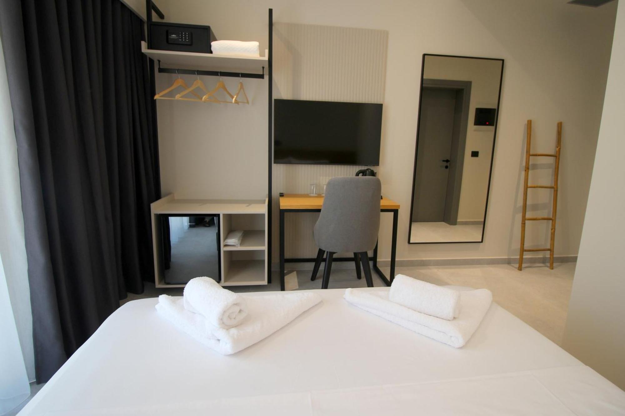 Niklas Boutique Hotel Sarandë エクステリア 写真