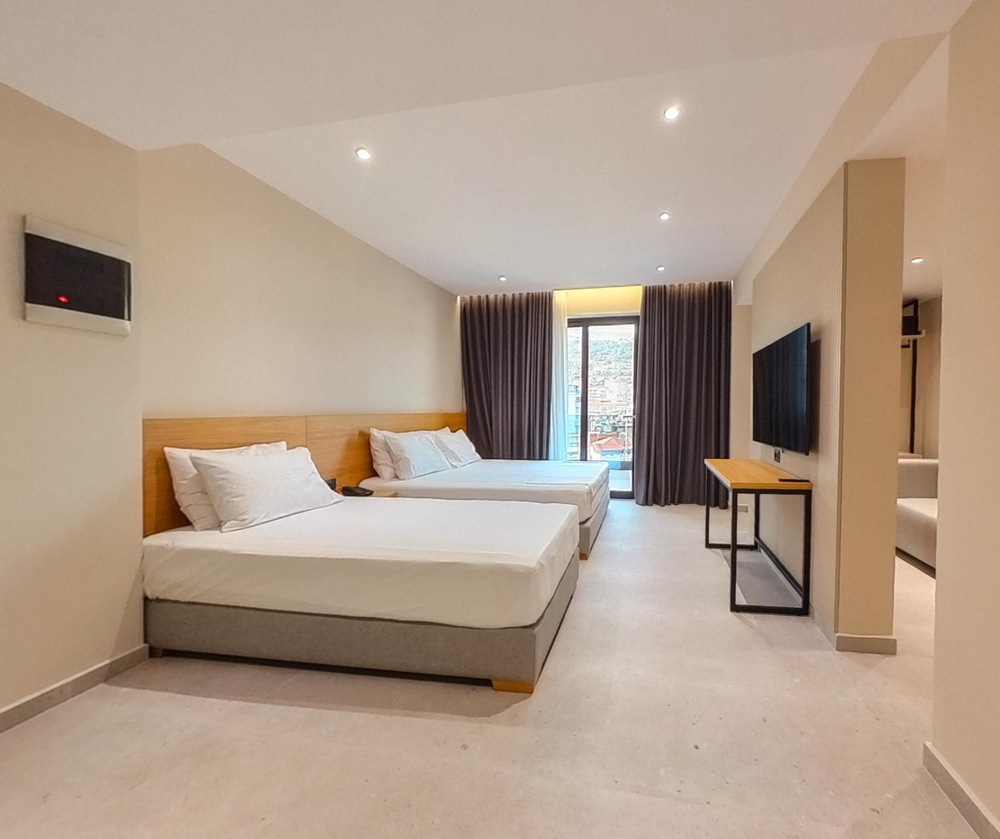 Niklas Boutique Hotel Sarandë エクステリア 写真